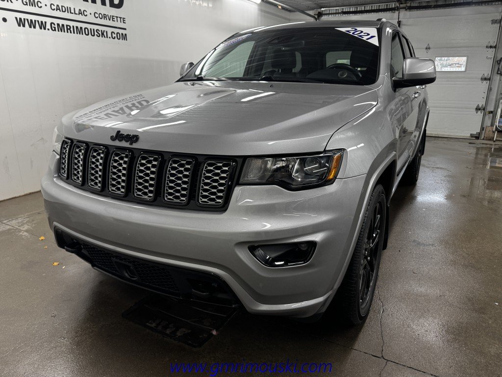 Jeep GRAND CHEROKEE  2021 à Rimouski, Québec - 2 - w1024h768px