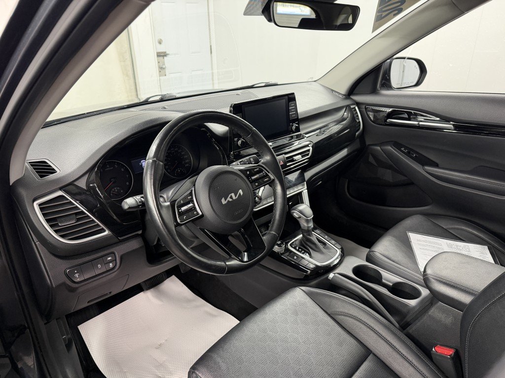 Kia Seltos AWD EX 2023 à Rimouski, Québec - 3 - w1024h768px