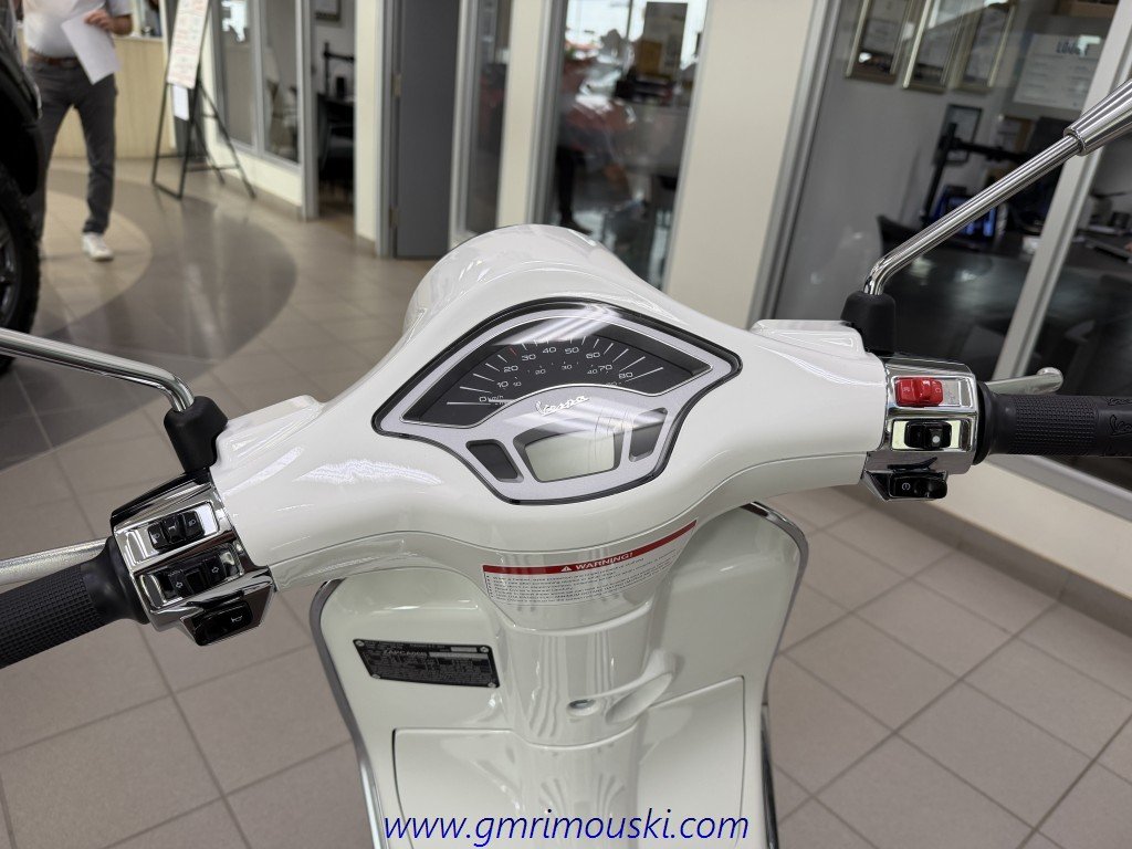 2023 Vespa PRIMA VERA in Rimouski, Quebec - 5 - w1024h768px