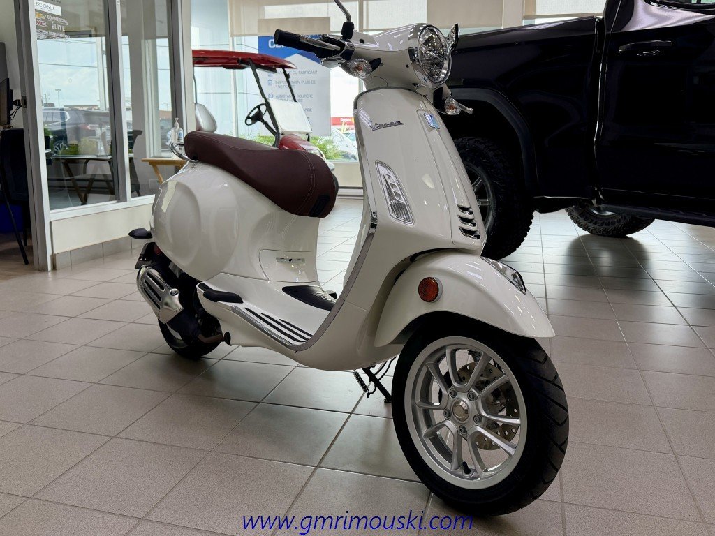 2023 Vespa PRIMA VERA in Rimouski, Quebec - 7 - w1024h768px