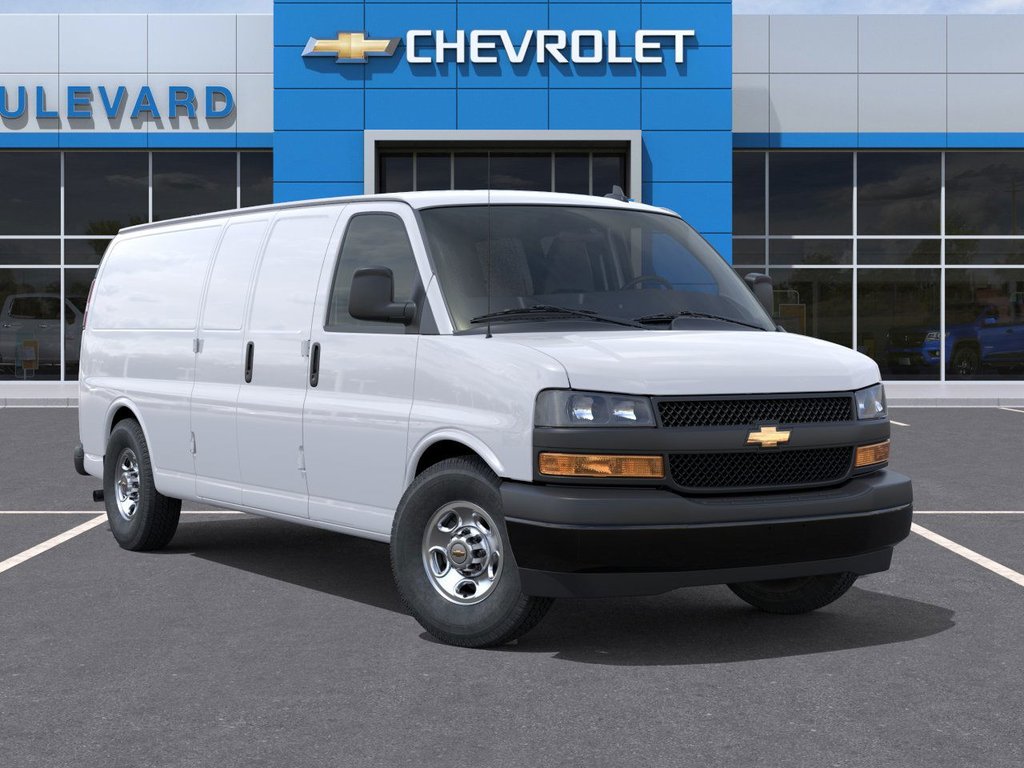 2025 Chevrolet Express Cargo 2500 in Rimouski, Quebec - 7 - w1024h768px