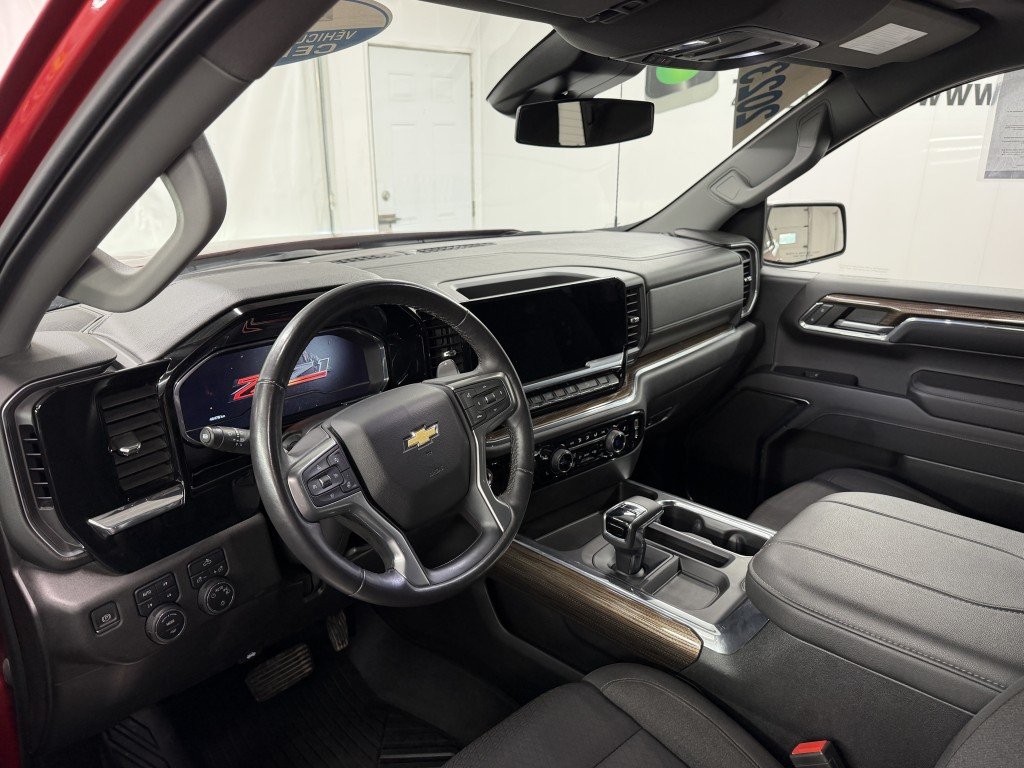 2023 Chevrolet SILVERADO 1500 CREW CAB LT 3.0L DIESEL in Rimouski, Quebec - 3 - w1024h768px