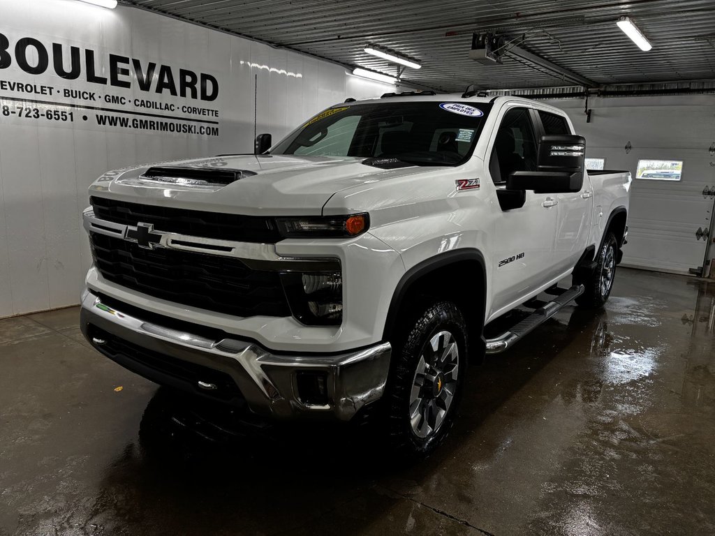 Chevrolet SILVERADO 2500 HD  2024 à Rimouski, Québec - 1 - w1024h768px