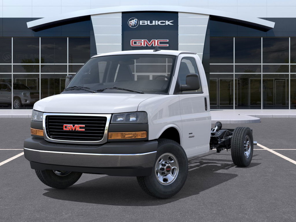 GMC Savana Cutaway 3500  2025 à Rimouski, Québec - 6 - w1024h768px