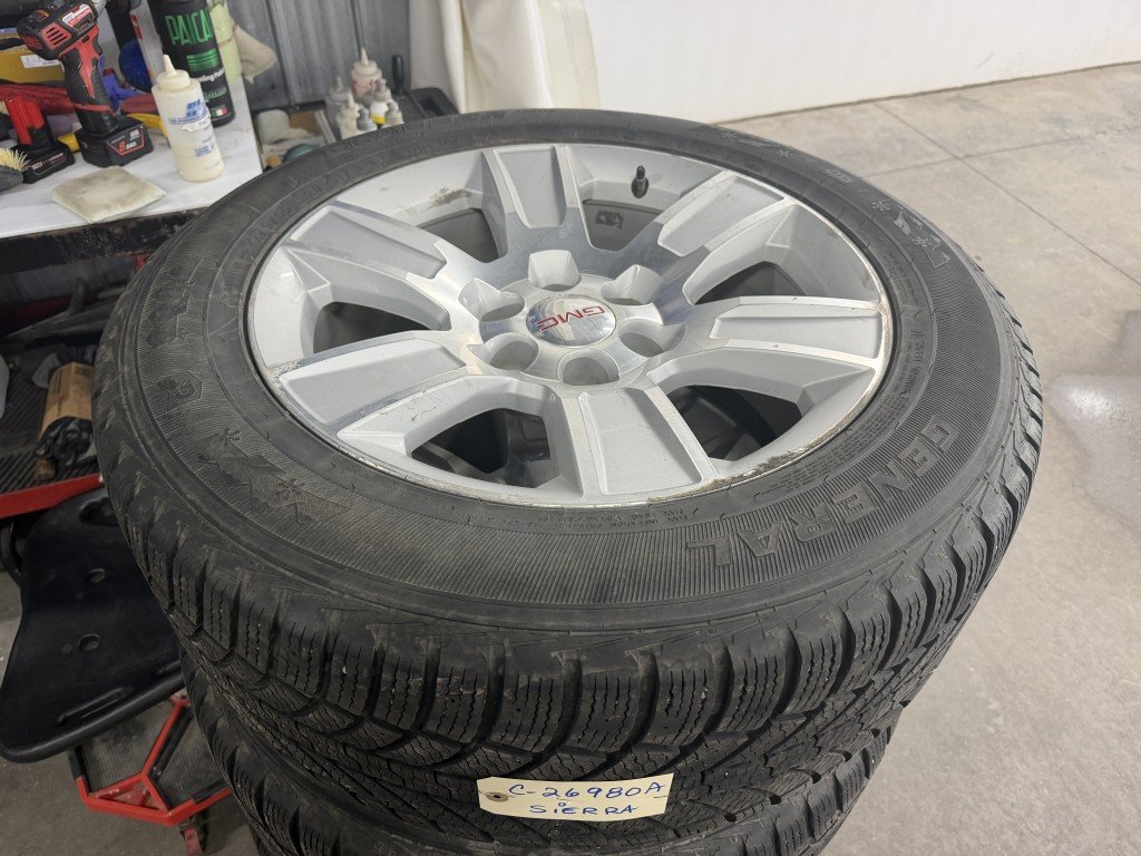 2018 GMC SIERRA 1500 CREW CAB SLE NHT 8 MAGS ÉTÉ/HIVER in Rimouski, Quebec - 7 - w1024h768px