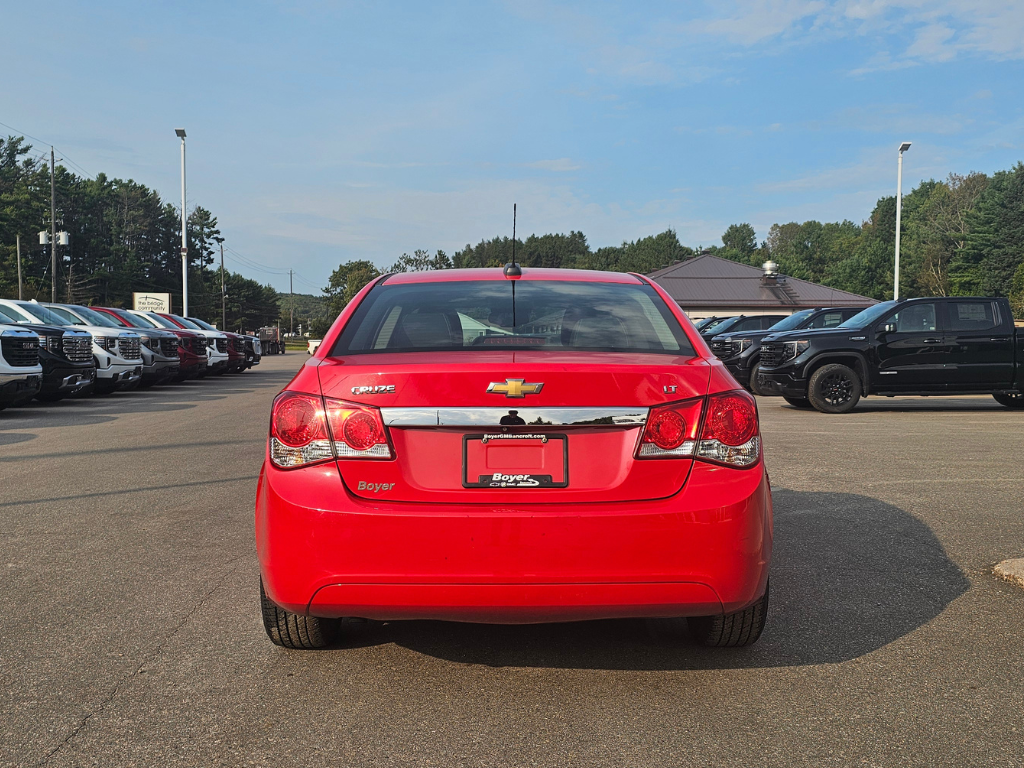 2016 Chevrolet Cruze Limited in Pickering, Ontario - 5 - w1024h768px