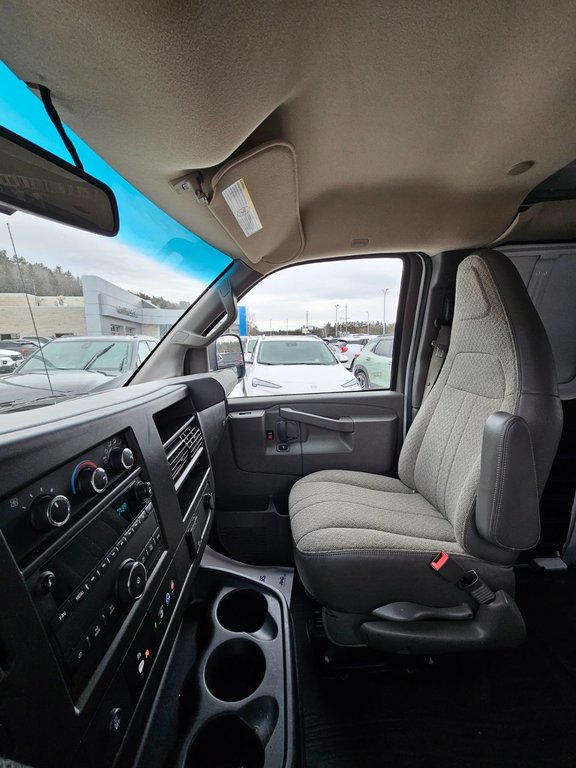 2021 Chevrolet Express Cargo Van in Bancroft, Ontario - 28 - w1024h768px