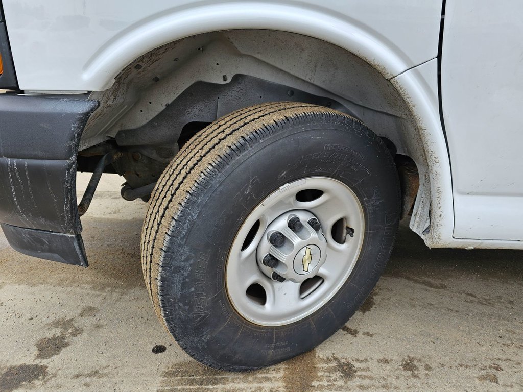 2021 Chevrolet Express Cargo Van in Bancroft, Ontario - 16 - w1024h768px