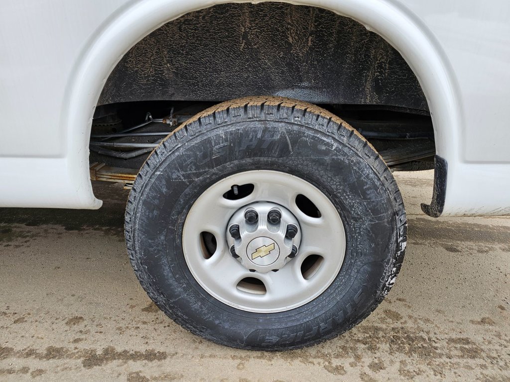 2021 Chevrolet Express Cargo Van in Bancroft, Ontario - 14 - w1024h768px