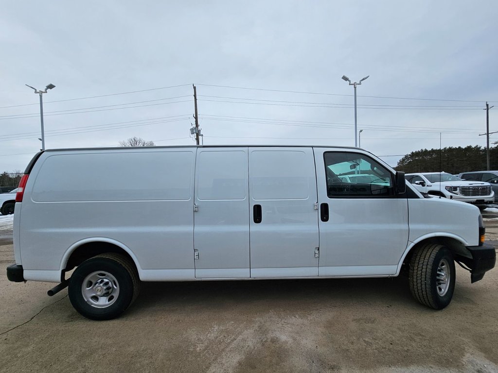 2021 Chevrolet Express Cargo Van in Bancroft, Ontario - 5 - w1024h768px