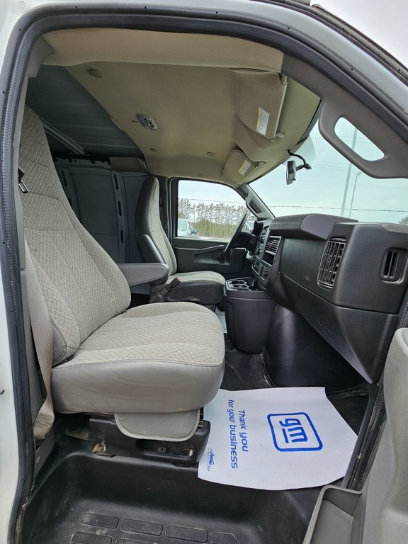 2021 Chevrolet Express Cargo Van in Bancroft, Ontario - 28 - w1024h768px