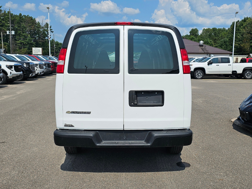 2021 Chevrolet Express Cargo Van in Pickering, Ontario - 5 - w1024h768px