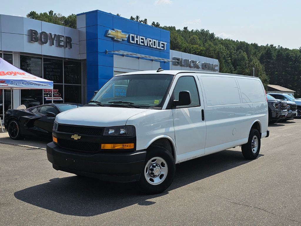 2021 Chevrolet Express Cargo Van in Pickering, Ontario - 1 - w1024h768px