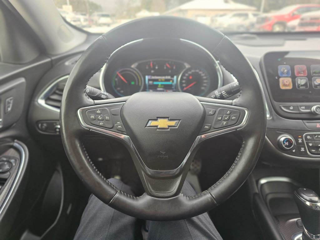 2016 Chevrolet Malibu in Pickering, Ontario - 15 - w1024h768px