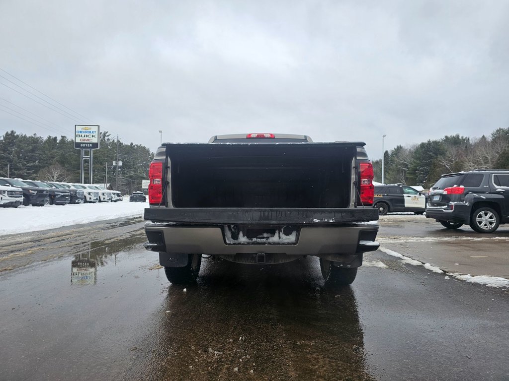 2017 Chevrolet Silverado 1500 in Pickering, Ontario - 6 - w1024h768px