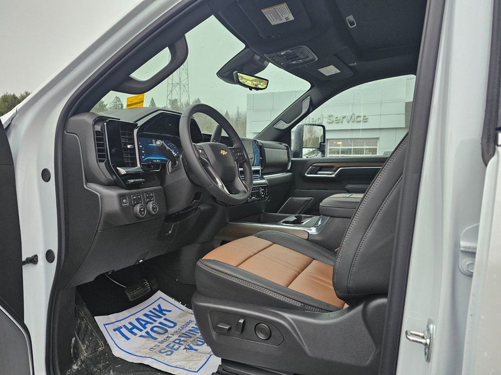 2025 Chevrolet Silverado 3500 HD in Pickering, Ontario - 12 - w1024h768px