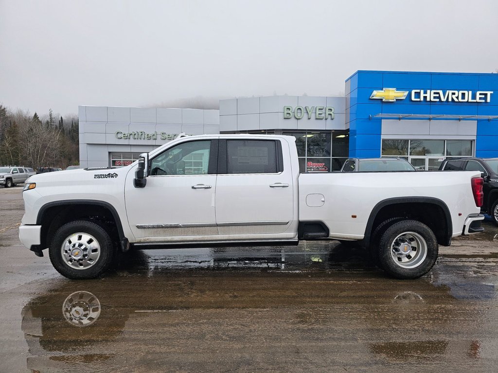 2025 Chevrolet Silverado 3500 HD in Pickering, Ontario - 10 - w1024h768px