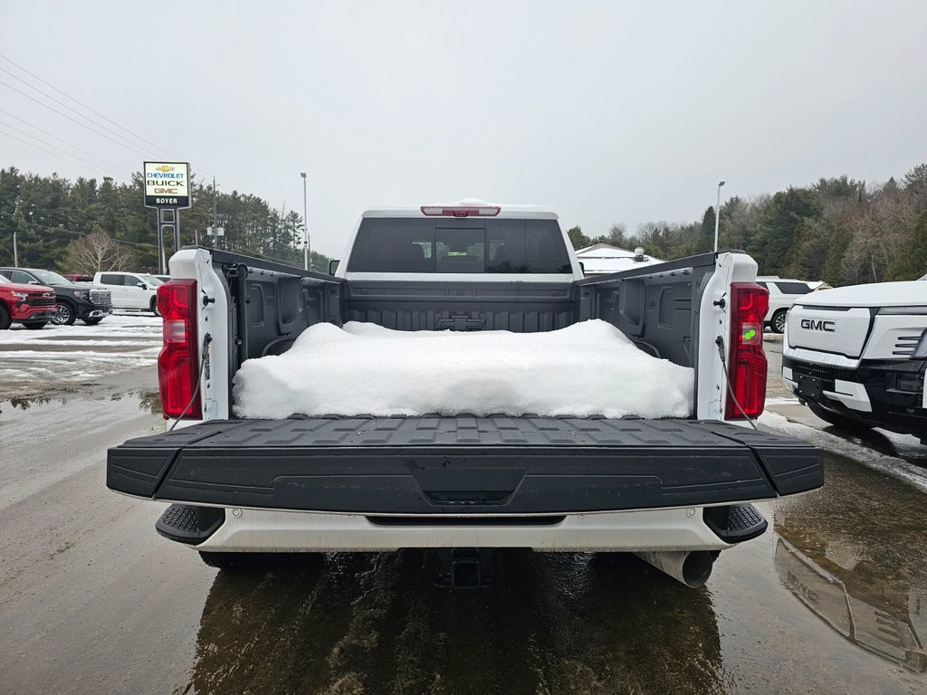 2025 Chevrolet Silverado 3500 HD in Pickering, Ontario - 6 - w1024h768px