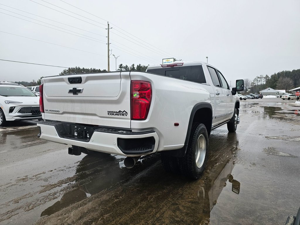 2025 Chevrolet Silverado 3500 HD in Pickering, Ontario - 4 - w1024h768px