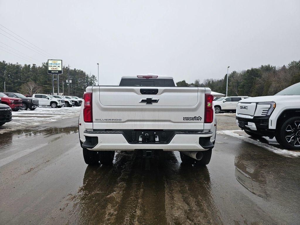 2025 Chevrolet Silverado 3500 HD in Pickering, Ontario - 5 - w1024h768px