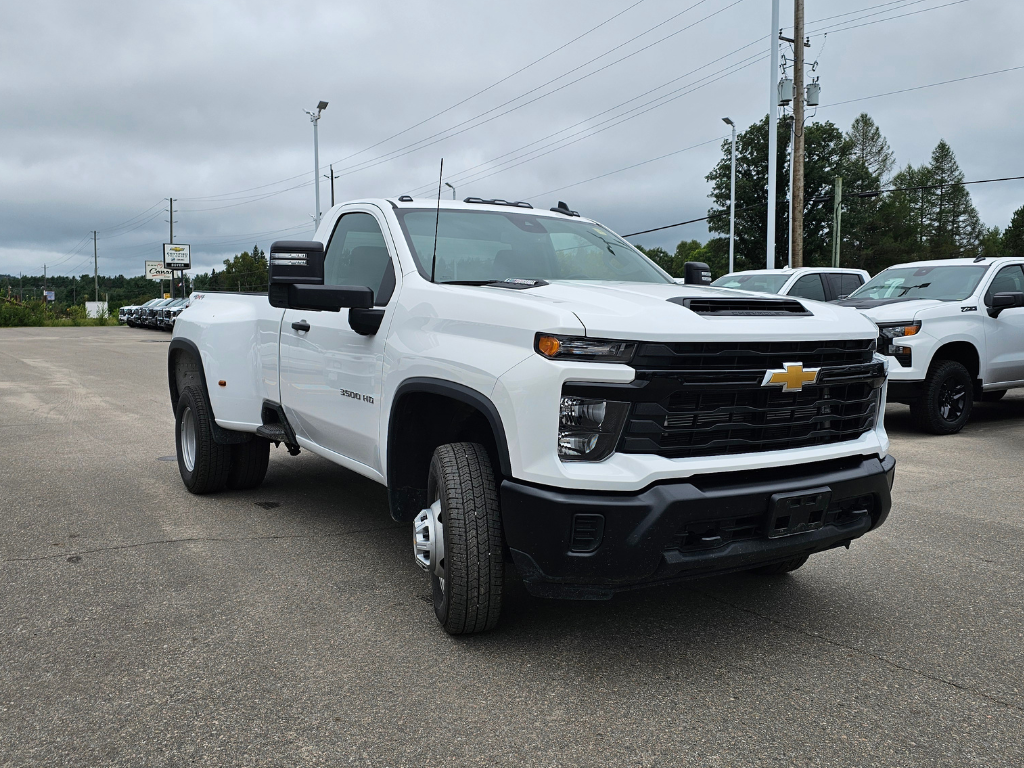 2024 Chevrolet Silverado 3500HD in Pickering, Ontario - 3 - w1024h768px