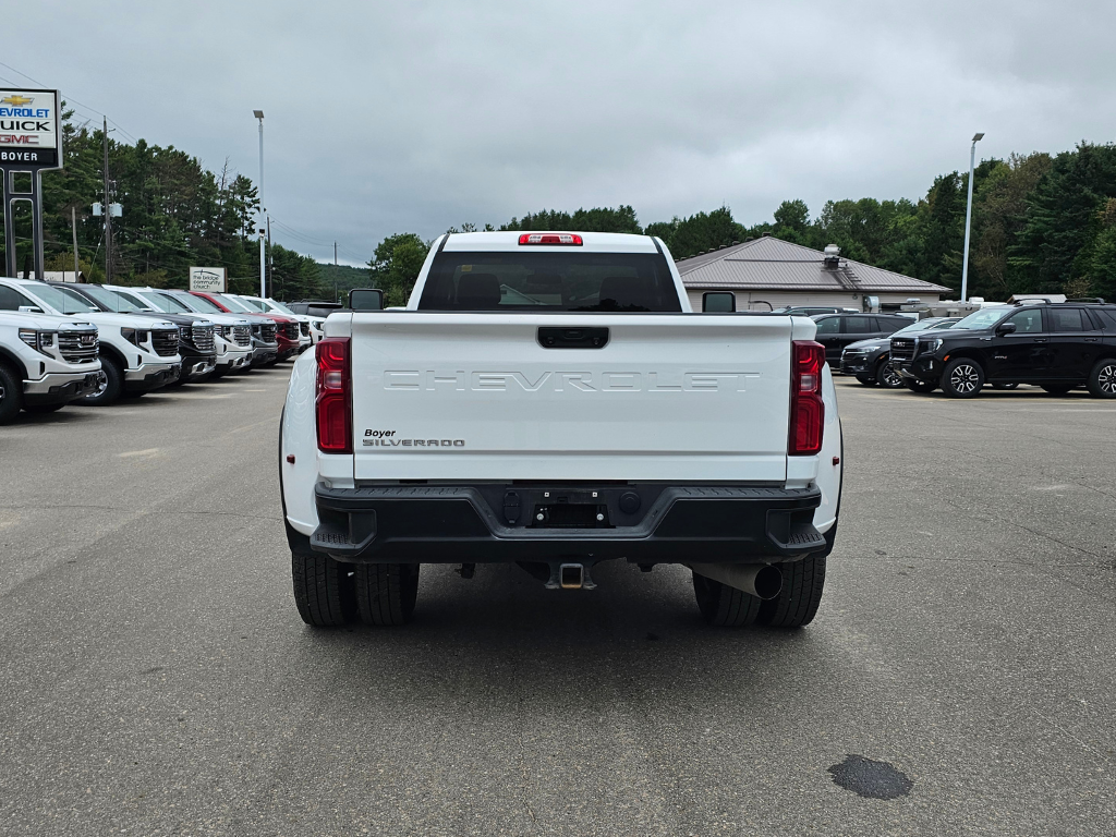 2024 Chevrolet Silverado 3500HD in Pickering, Ontario - 5 - w1024h768px