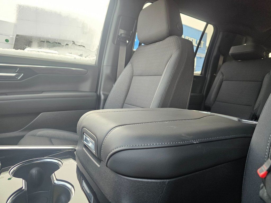 2025 Chevrolet Suburban in Pickering, Ontario - 25 - w1024h768px