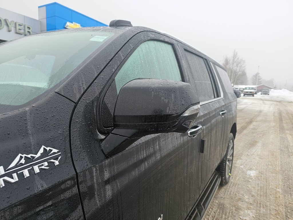 2025 Chevrolet Suburban in Pickering, Ontario - 12 - w1024h768px