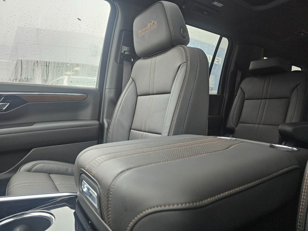 2025 Chevrolet Suburban in Pickering, Ontario - 32 - w1024h768px