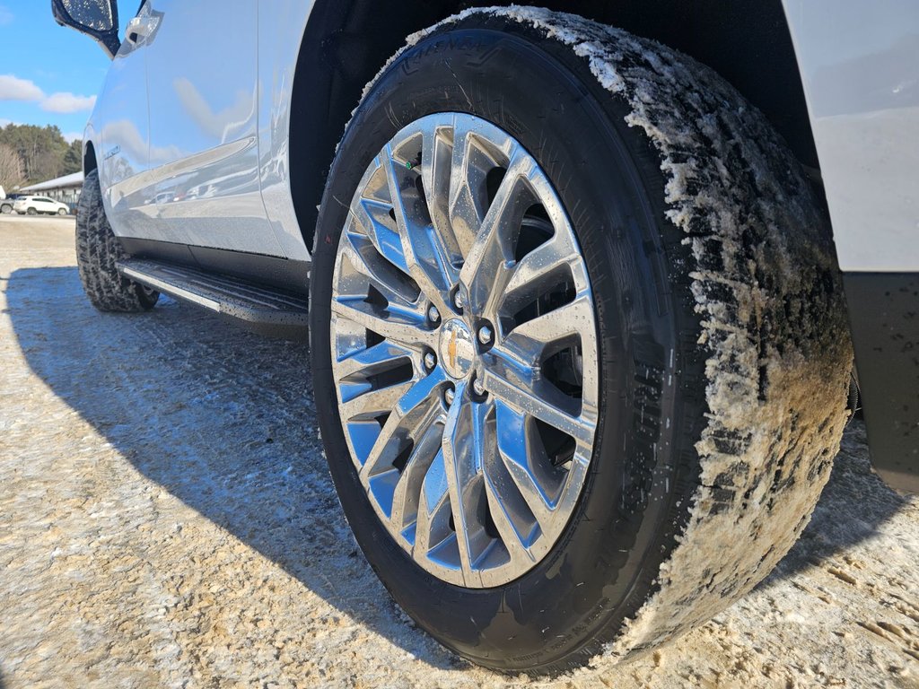 2025 Chevrolet Suburban in Pickering, Ontario - 9 - w1024h768px