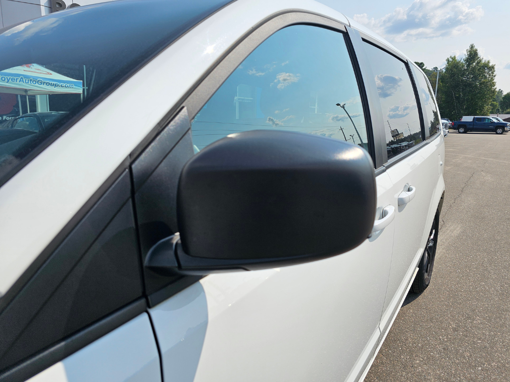 2019 Dodge Grand Caravan in Pickering, Ontario - 9 - w1024h768px