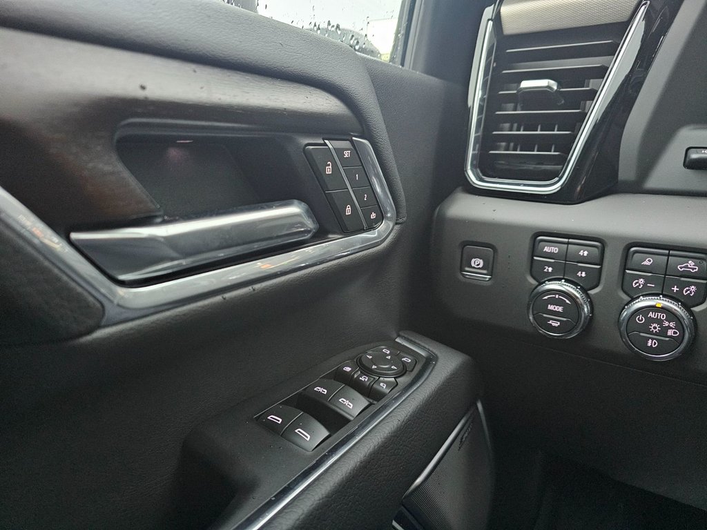 2025 GMC Sierra 2500 HD in Pickering, Ontario - 14 - w1024h768px