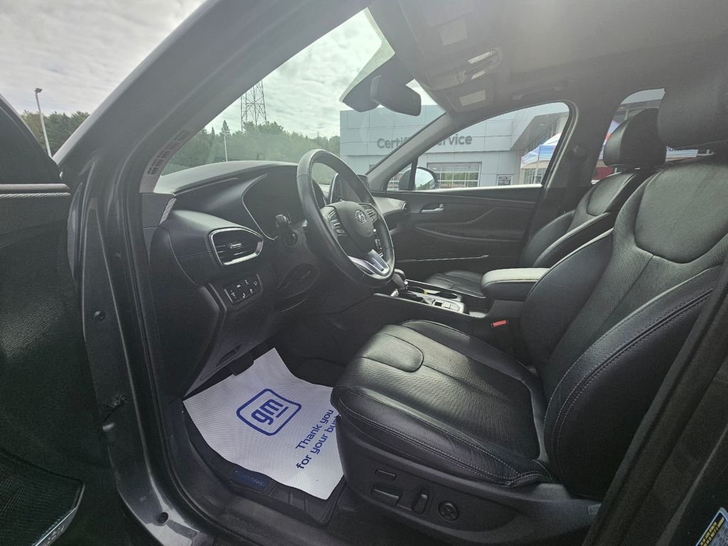 2020 Hyundai Santa Fe in Pickering, Ontario - 12 - w1024h768px