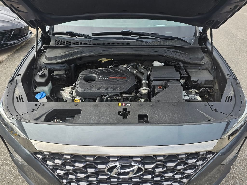 2020 Hyundai Santa Fe in Pickering, Ontario - 11 - w1024h768px