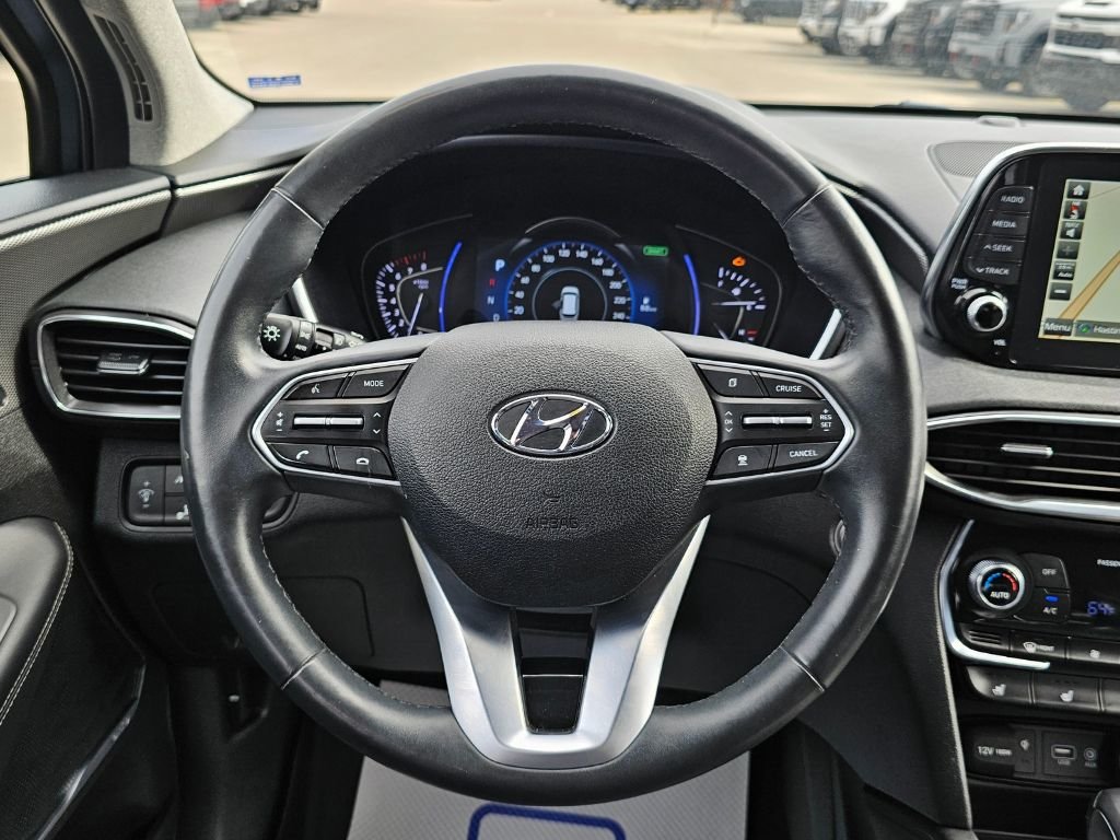 2020 Hyundai Santa Fe in Pickering, Ontario - 13 - w1024h768px