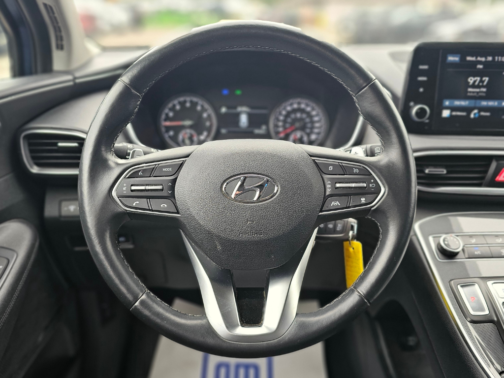 2021 Hyundai Santa Fe in Pickering, Ontario - 14 - w1024h768px