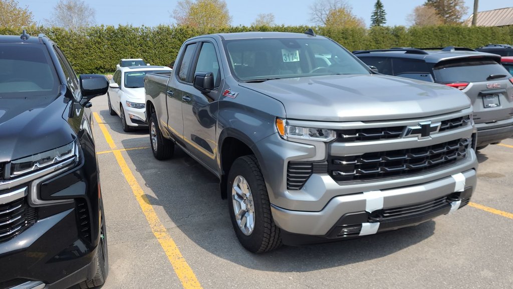 2023 Chevrolet Silverado 1500 in Pickering, Ontario - 1 - w1024h768px