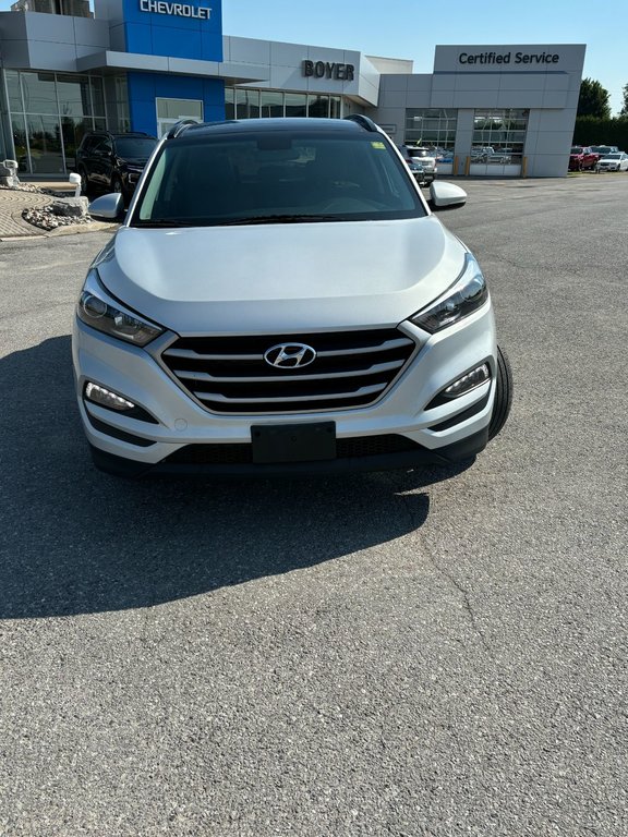 2017 Hyundai TUCSON LIMITED in Lindsay, Ontario - 2 - w1024h768px