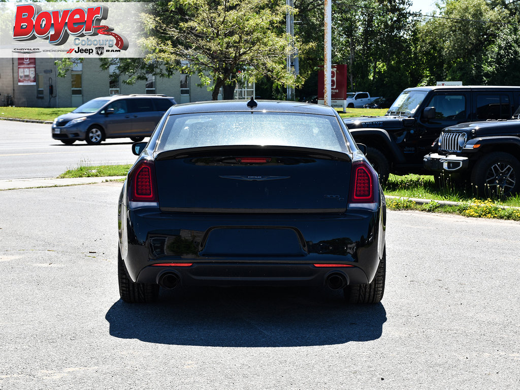 2023 Chrysler 300 in Pickering, Ontario - 5 - w1024h768px