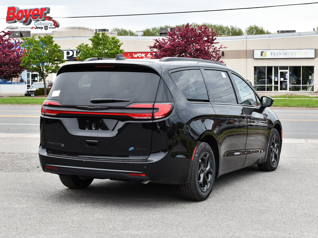 2024 Chrysler Pacifica Hybrid in Pickering, Ontario - 8 - w1024h768px