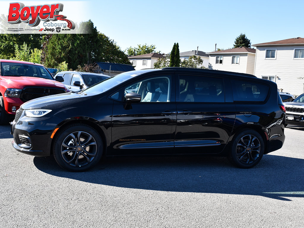 2024 Chrysler Pacifica in Pickering, Ontario - 3 - w1024h768px