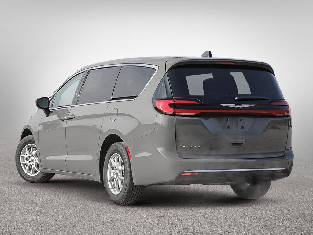 2025 Chrysler Pacifica in Pickering, Ontario - 4 - w1024h768px