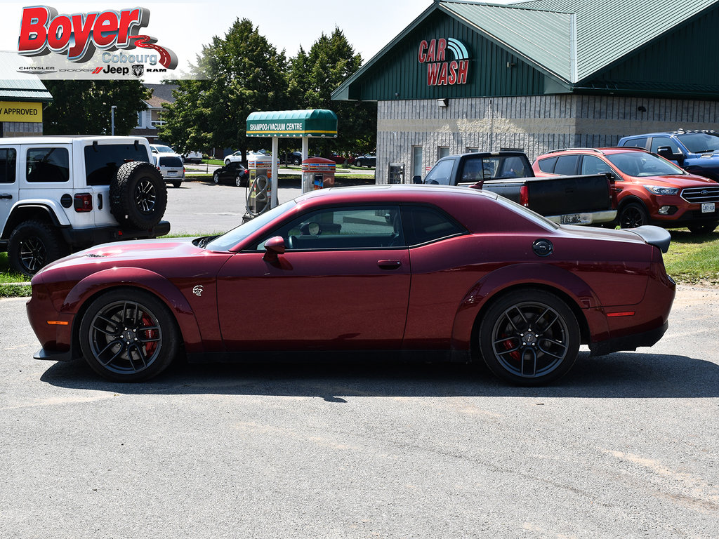 2018 Dodge Challenger in Pickering, Ontario - 5 - w1024h768px