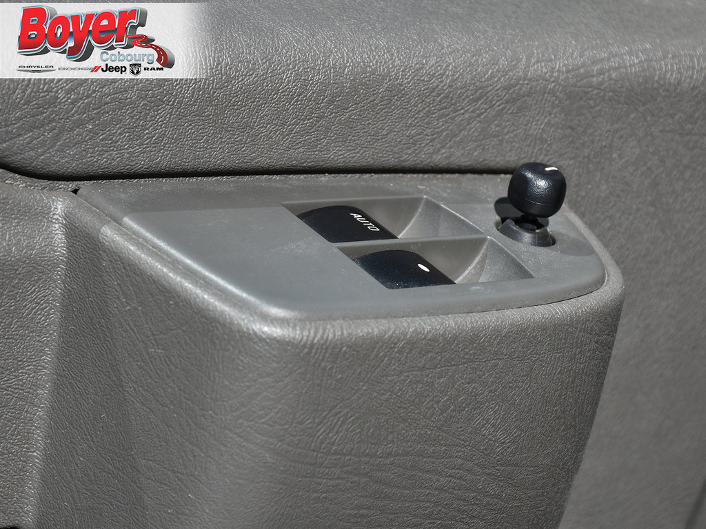 2019 GMC Savana Passenger in Pickering, Ontario - 14 - w1024h768px