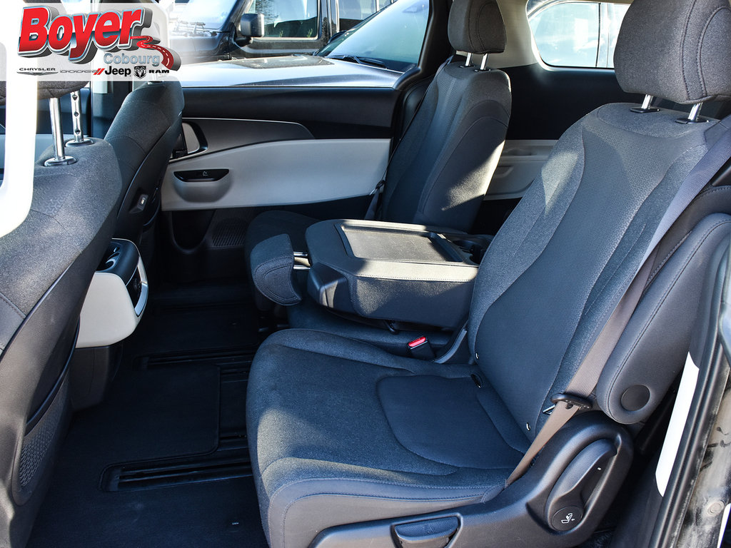 2022 Kia Carnival in Pickering, Ontario - 15 - w1024h768px