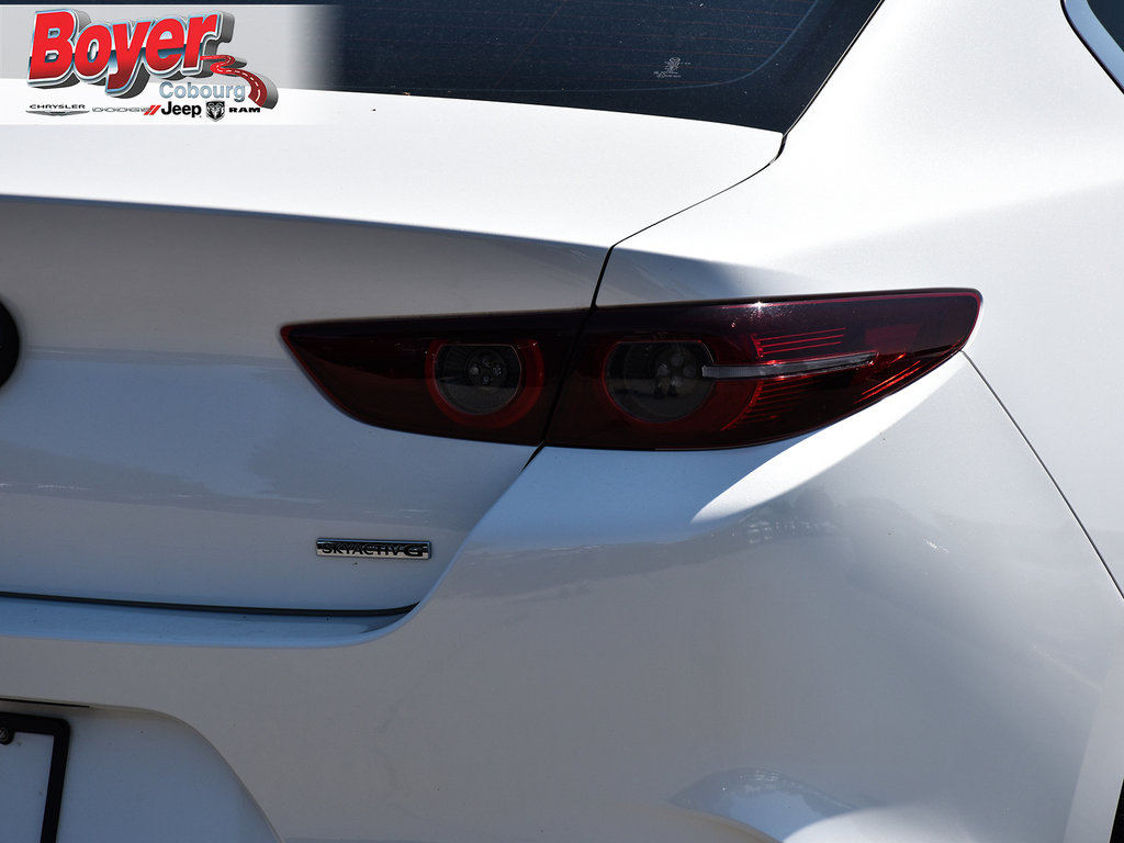 2019 Mazda 3 Grand Touring in Pickering, Ontario - 9 - w1024h768px