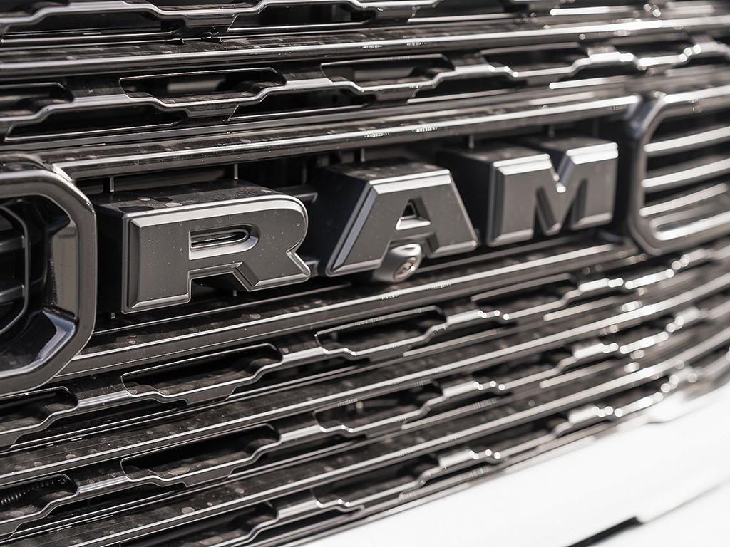 2024 Ram 3500 in Pickering, Ontario - 9 - w1024h768px