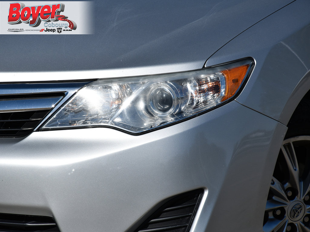 2014 Toyota Camry in Pickering, Ontario - 2 - w1024h768px