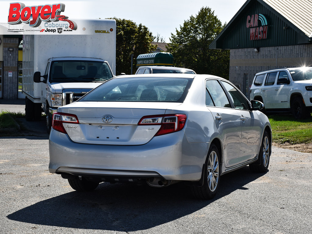 2014 Toyota Camry in Pickering, Ontario - 8 - w1024h768px