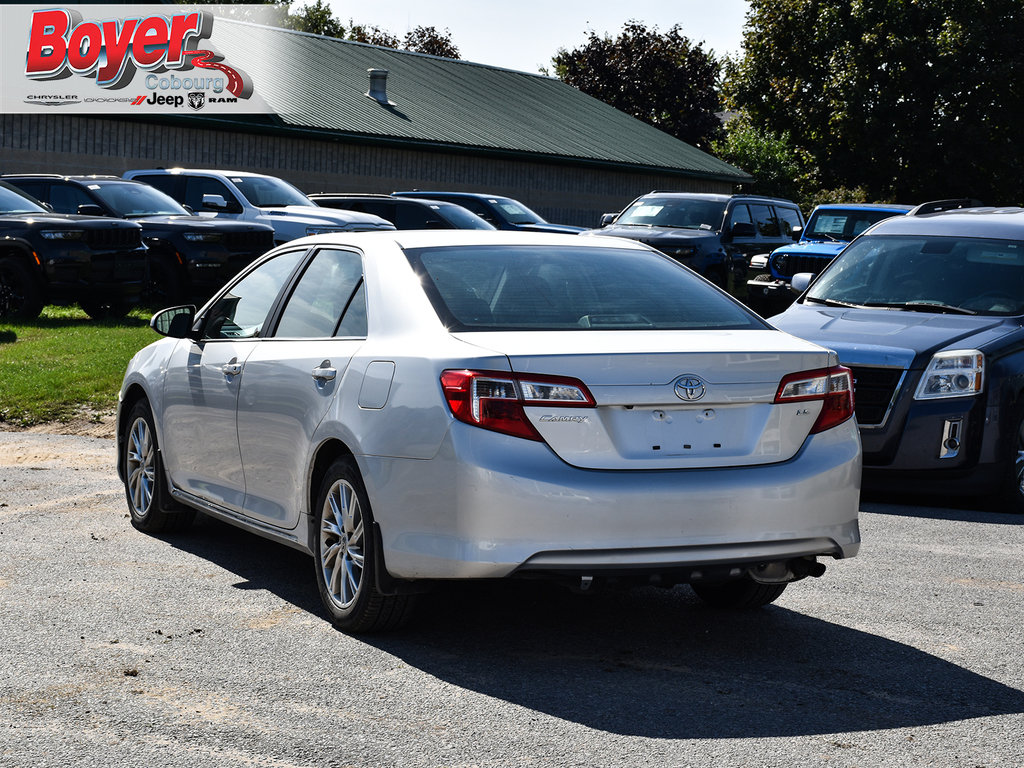 2014 Toyota Camry in Pickering, Ontario - 6 - w1024h768px